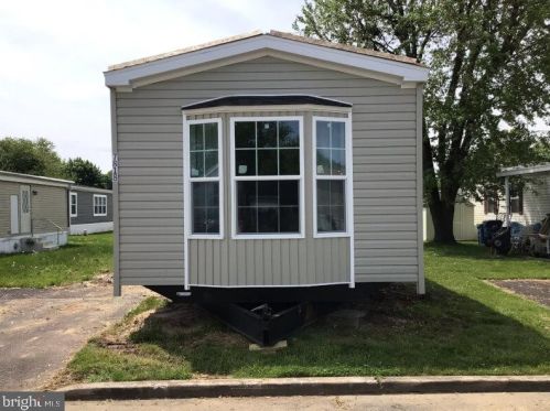 7818 Hampton Dr, Yardley, PA 19067-5168