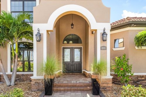 101 39th Pl, Cape Coral, FL 33991-7617