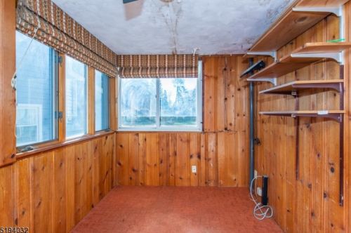 13 Potter Ct, Montclair NJ  07043-1514 exterior