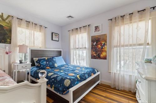 3 Griswold Ct, United States Coast Guard Ac CT  06320-5209 exterior