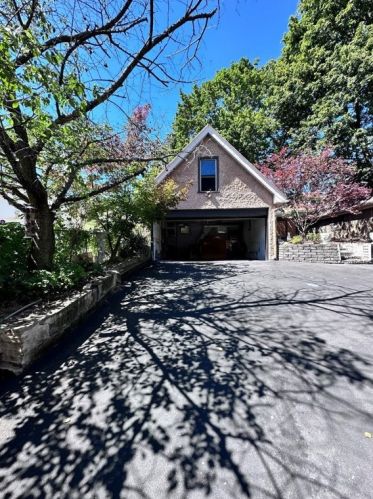 1524 Fallowfield Ave, Pittsburgh PA  15216-3753 exterior