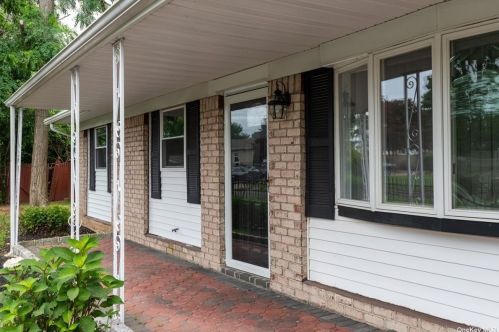 15 Campbell St, Amityville NY  11701-1817 exterior