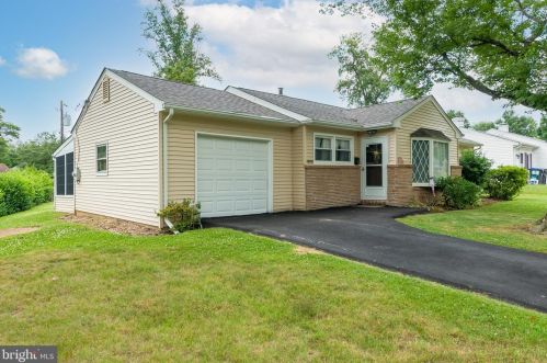 4205 Harris Pl, Wilmington, DE 19808-5757