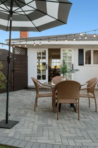 4045 Narragansett Ave, San Diego CA  92107-2618 exterior