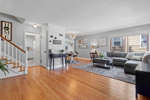621 Pleasant View St, Milwaukee, WI 53226-4664