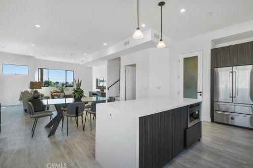 15307 Lemay St, Van Nuys CA 91406-5400 exterior