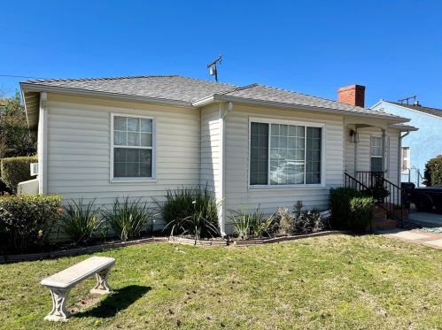 1941 Chatwin Ave, Long Beach, CA 90815-3104