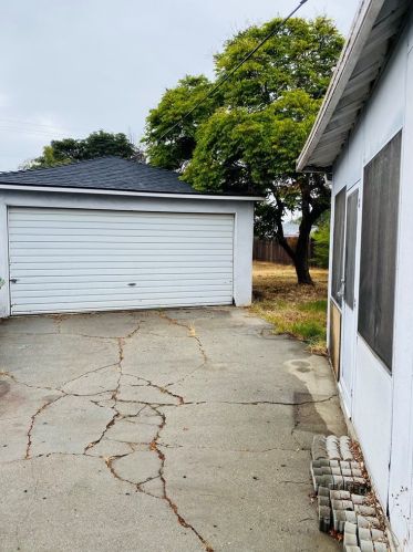 20939 Denker Ave, Torrance CA 90501-2334 exterior