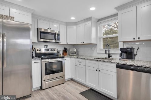 501 Rhoads Ave, Tavistock NJ  08033-2931 exterior