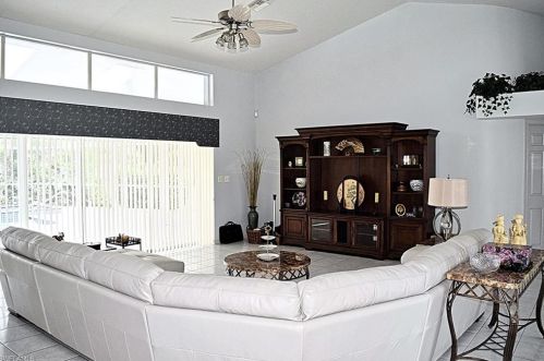 114 Palmetto Dunes Cir, Naples, FL 34113-7560