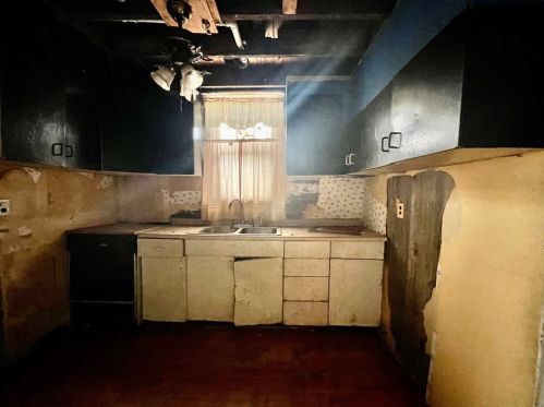 2206 Hawthorne Ave, Pittsburgh PA 15205-4520 exterior