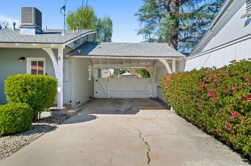 14950 Leadwell St, Van Nuys CA 91406-3030 exterior