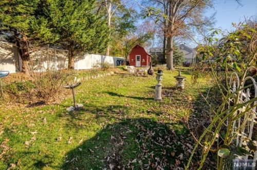 9 Vassar Pl, Oakland, NJ 07436-3425
