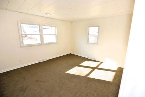 911 Broadway St, Mishawaka IN  46545-5933 exterior