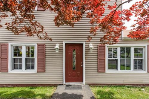 3 Maple Ave, Garnerville, NY 10923-1813