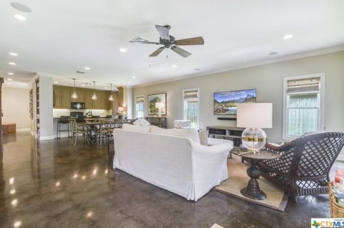 1035 Timber Elm, Seguin TX  78155-1138 exterior