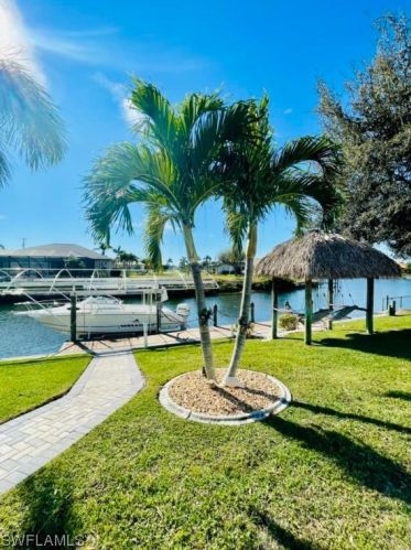2550 30th St, Cape Coral, FL 33914-4736
