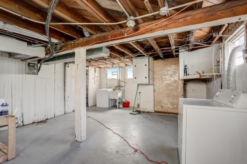 2963 52, Milwaukee WI 53210-1610 exterior