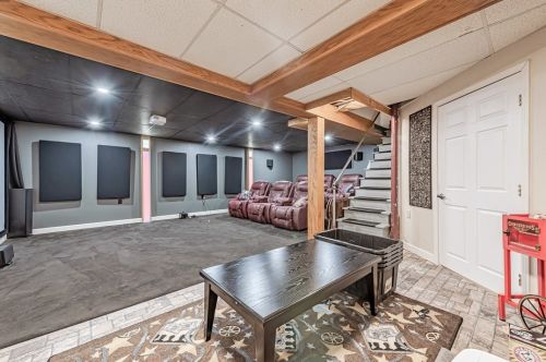 10 Chamber Plz, North Charleroi PA  15022-1601 exterior