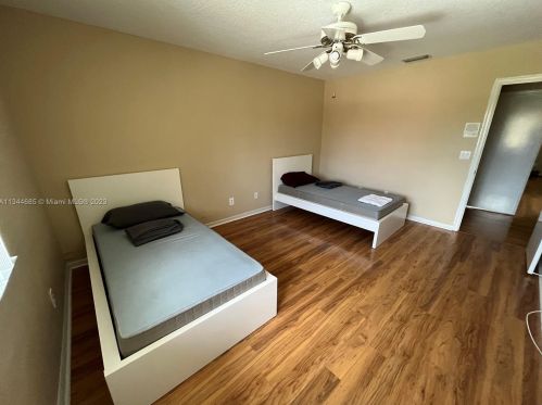 1231 179th Ave, Hollywood FL  33029-3162 exterior