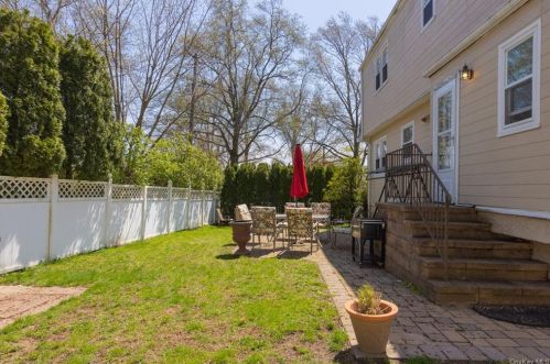 139 Hilburn Rd, Scarsdale NY  10583-6117 exterior