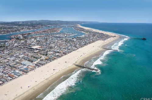 126 33 St, Newport Beach CA  92663-3028 exterior