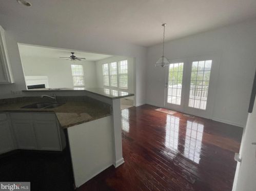 7 Ivy Spring Ln, Fredericksburg VA  22406-8205 exterior