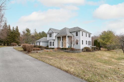 40 Victor Dr, Poughkeepsie, NY 12603-6349