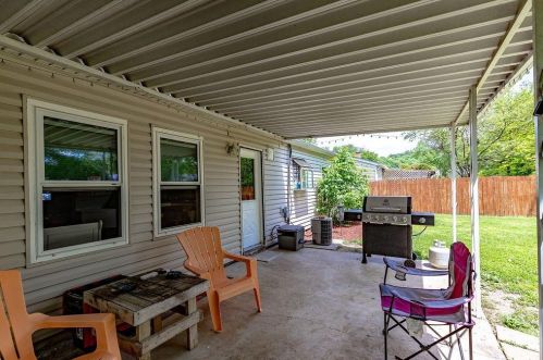 318 Whitewater Dr, New Haven OH  45030-1443 exterior