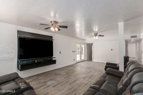 4913 Acoma Dr, Glendale AZ  85306-3828 exterior