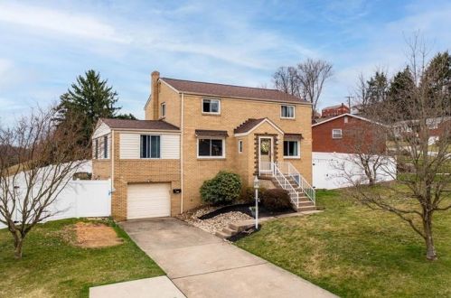 113 Castle Dr, Pittsburgh, PA 15235-1855