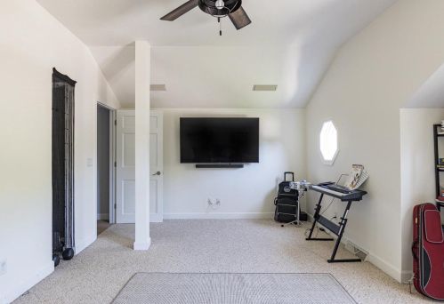 38 Deneveu Cir, Fond Du Lac WI  54935-5457 exterior