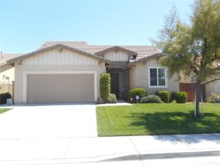1088 Queen Annes Ln, Beaumont CA  92223-7816 exterior