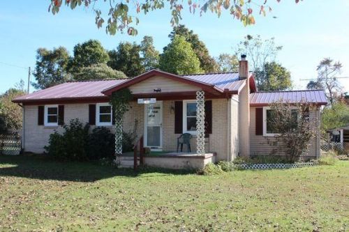 396 Siloam Church Rd, Westmoreland, TN 37186-2743