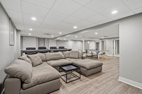 2114 Blairmont Dr, Pittsburgh PA  15241-2205 exterior