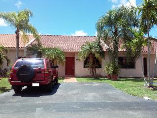 14724 63rd Ln, Miami, FL 33193-2415