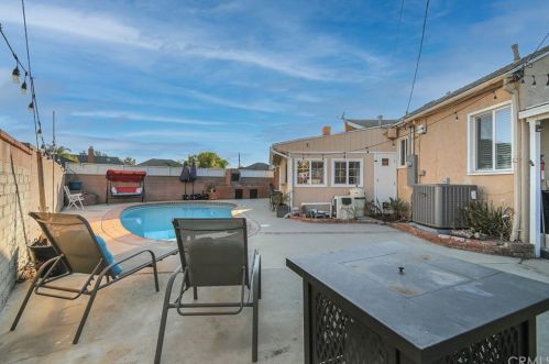 4410 De Ora Way, Long Beach CA 90815-2728 exterior