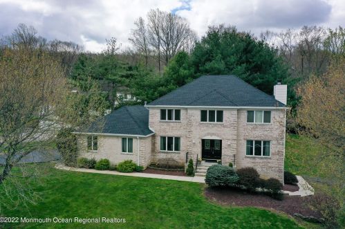 85 Knob Hill Rd, Morganville, NJ 07751-9516
