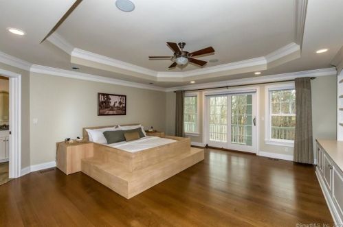 18 Heron Pond Rd, Essex CT  06426-1466 exterior