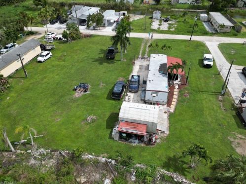 950 Auto Ranch Rd, Naples, FL 34114-8940