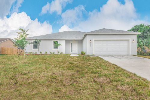 450 Paar Dr, Fort Pierce, FL 34953-4020