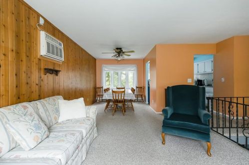 79 Losee Rd, New Hamburg, NY 12590-4451