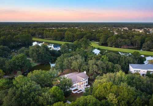 1580 Aztec Ln, Mount Pleasant SC 29464 exterior