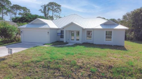 5920 Cassia Dr, Fort Pierce, FL 34982-3755