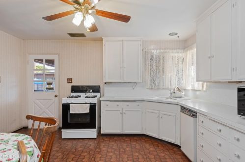 2500 Trinity Pl, Oxnard CA  93033-4814 exterior