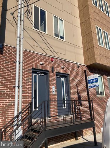 121 Cumberland St, Philadelphia PA  19133-4017 exterior