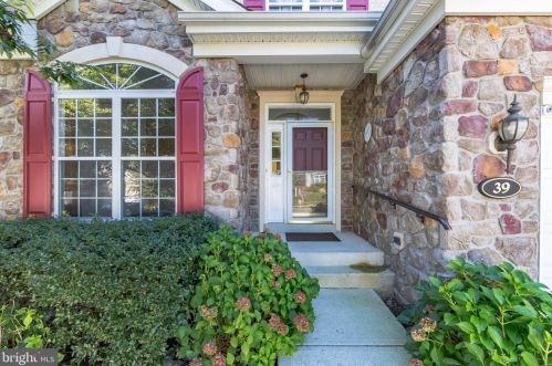 39 Brentwood Rd, Boothwyn, PA 19061-4255