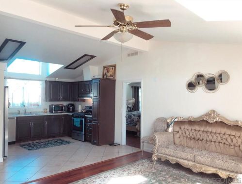 2885 Chollas Rd, San Diego CA 92105-4817 exterior