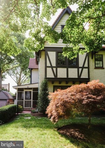 719 Nottingham Rd, Wilmington, DE 19805-2810
