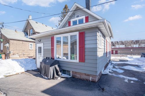211 34th Ave, Duluth MN  55807-2814 exterior